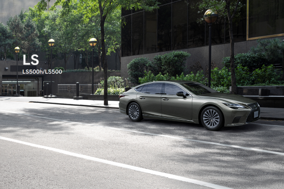 LS | LEXUS TOKYO（レクサス東京）