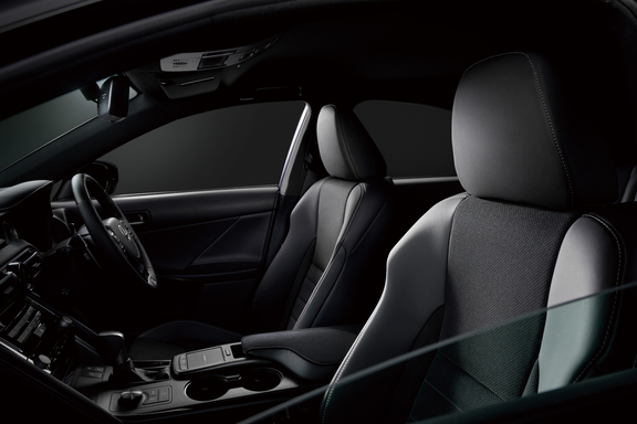 IS350 “F SPORT Mode Black IV” 2WD