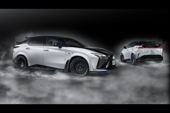 RZ特別仕様車RZ600e“F SPORT Performance”  特別仕様車ブラック＆HAKUGINⅡ（白銀Ⅱ）〈M68〉